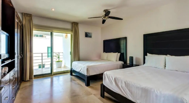 Пентхаус с 3 комнатами с видом на океан Luxurious & Central Condo In Playa Steps From The Beach