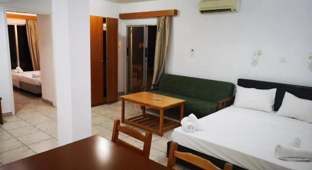 Люкс Summers Hotel Apartments