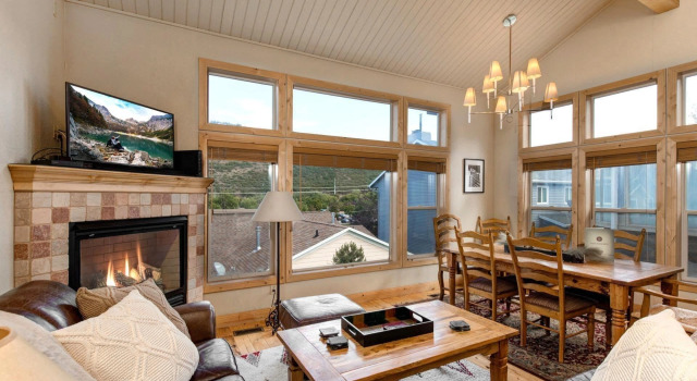 1260 Empire, Забронировать Отель Парк-Сити Deer Valley - The Canyons, рядом с Горнолыжный подъемник First Time Lift