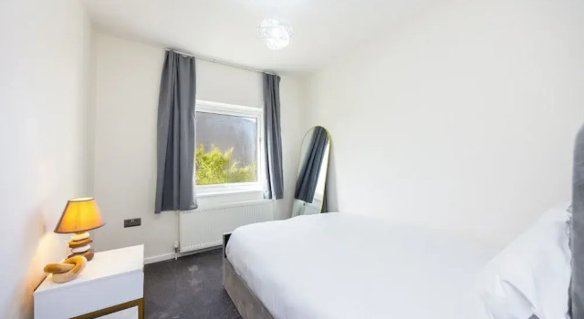 Modern 3 Bedroom House in  Stratford