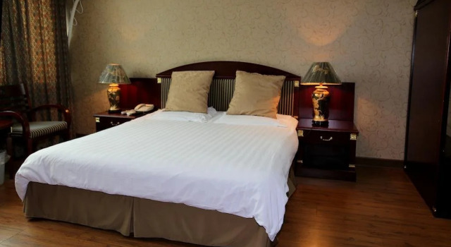Dongyuan Hotel, Varaa Hotelli Qingpu Shanghai
