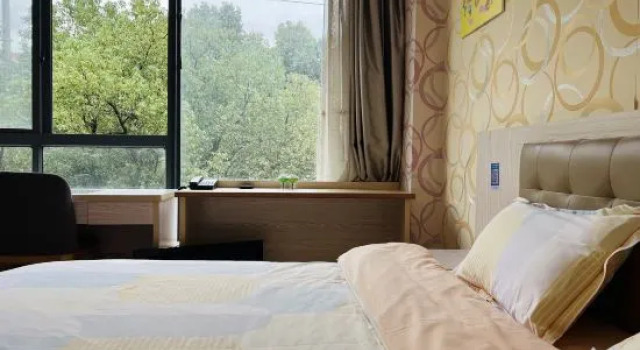 Люкс Deluxe Bear house chain hotel (Shanghai Chuansha subway station store)