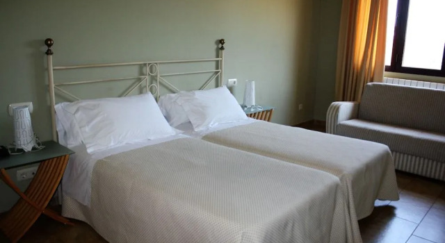 Hotel Restaurante Novella, Book Hotel Benassal Castellon Province
