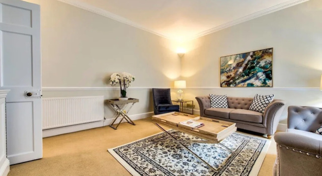 Quiet Mews House With Parking & Garden, Забронировать Отель Новый город Эдинбург, рядом с Национальный музей Шотландии