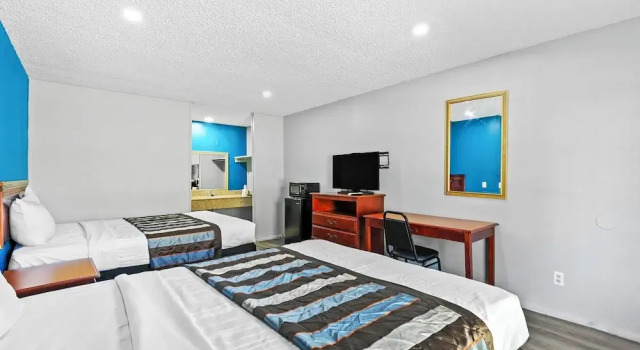 Четырёхместный номер Standard Jeffersonian Motor Inn by Townhouse, Prentiss MS