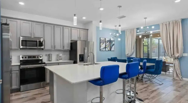 Коттедж Super Blue- Sleeps 24 w Pool Movie Loft