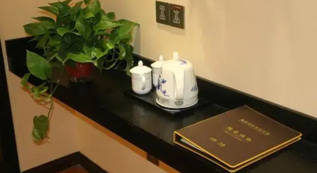 Люкс Huaxia Jingdu Business Hotel