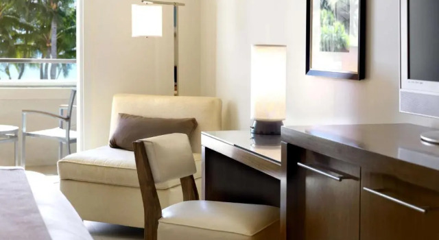 Номер Standard с балконом и с видом на океан Casa Marina Key West, Curio Collection by Hilton
