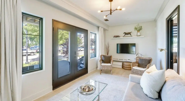 Апартаменты Downtown Ludington Modern Condo w/ Great Views!