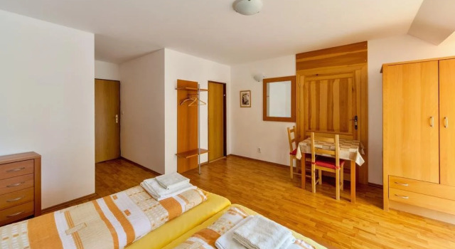 Penzion Šalamoun, Rezerwuj Hotel Hotele w Central Bohemia z parkingiem, Parking