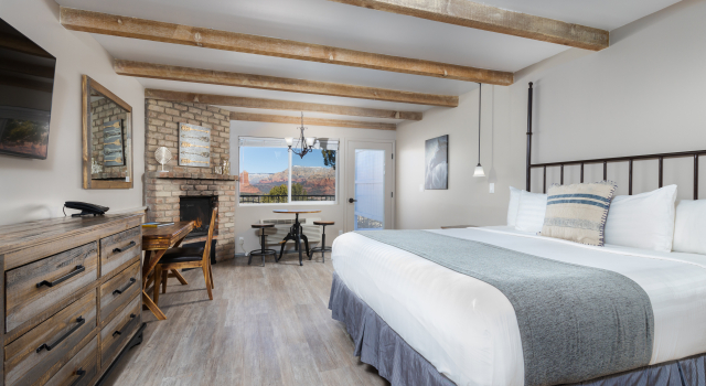 Sky Ranch Lodge