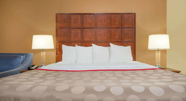 Двухместный номер Ramada by Wyndham Columbus North
