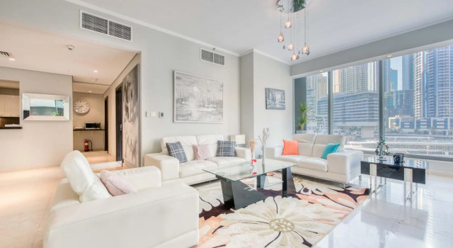Luxury Apt w Private Jacuzzi Overlooking the Water, Забронировать Отель Джумейра , рядом с Dubai Marina Yacht Club