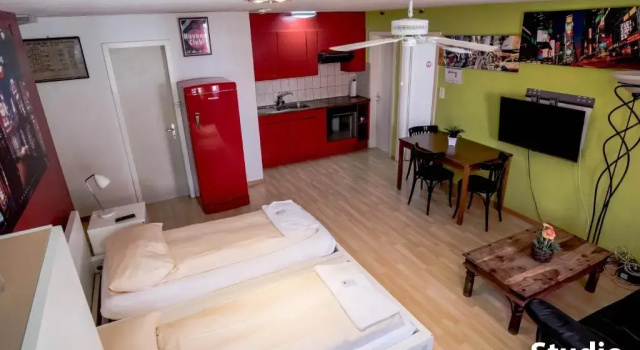 Студия Hotel & Backpackers Zak Schaffhausen