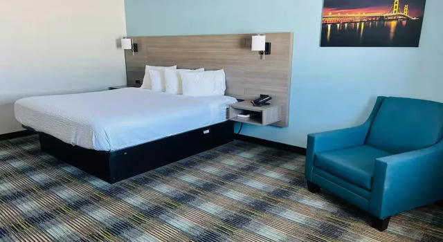 AmericInn by Wyndham Saint Ignace Lakefront