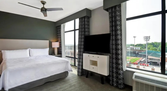 Люкс с видом на парк Homewood Suites By Hilton Greenville Downtown