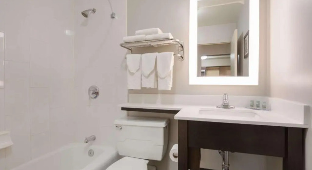 Трёхместный люкс Best Western Northwest Indiana Inn