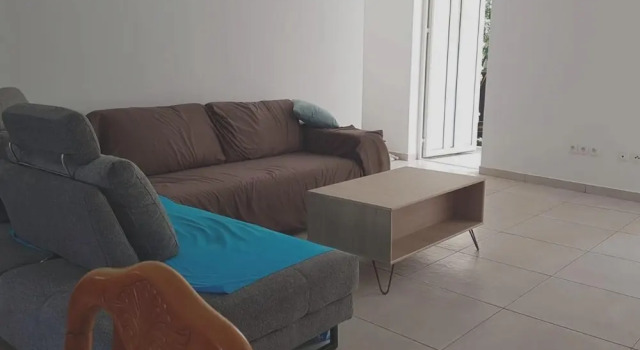 House With 2 Bedrooms in Saint-denis, With Furnished Terrace and Wifi, Book Hotel Hotels in Saint-Denis with Parking, near Trinity Park, Parking