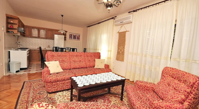 Apartments Marko, Забронировать Апартаменты/квартира Отели Винишче с бассейном, рядом с Пляж Смоквина, Бассейн