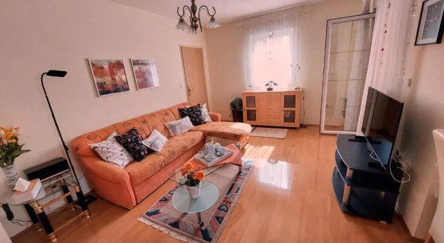 Apartman Nelamore - Krk town, 300 meters to the beach, Забронировать Апартаменты/квартира Отели Крка с парковкой, рядом с Krk Harbour, Парковка
