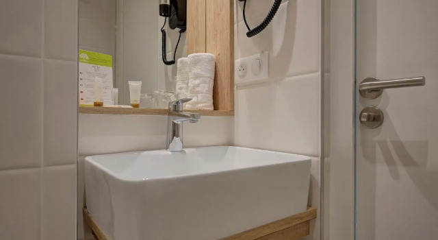 Трёхместный номер Standard Brit Hotel Europ Bergerac