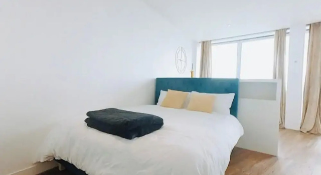 1 Bed City Studio Sleeps 3 - Wifi, Views, Забронировать Отель Отели Англии 3 звезды, 3*