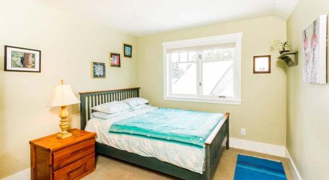Spacious Town Home with Private Hot Tub, Забронировать Дом для отпуска Коттеджи Уистлер, рядом с Chateau Whistler Golf Course, Коттедж