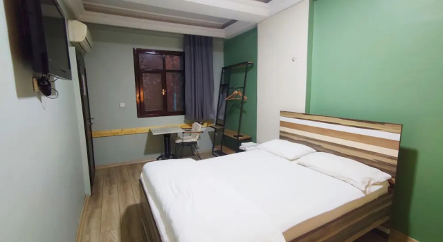 Двухместный номер Standard с видом на сад YOLO Hostel