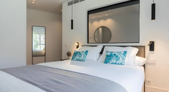 Feelathome Waldorf Suites Apartments
