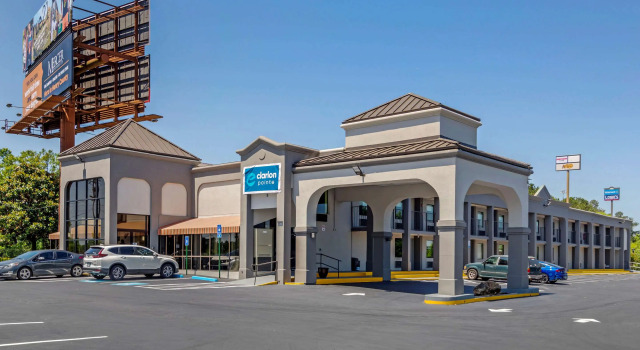 Clarion Pointe McDonough, Boek Hotel Hotels in Georgia met parkeren, Parkeren