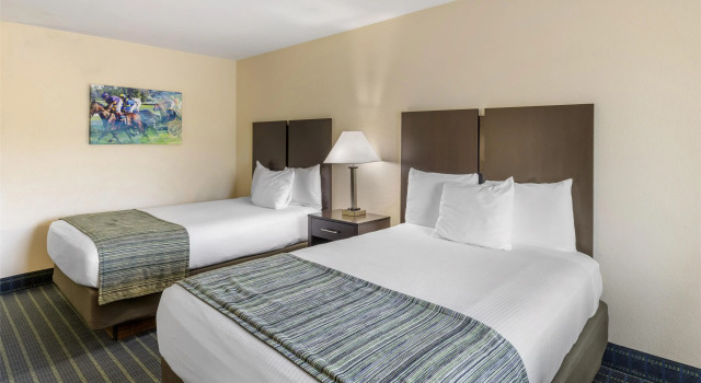 Четырёхместный номер Standard Best Western Parkside Inn