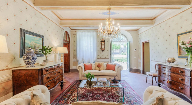 Villa Magnolie, Stylish Family Villa, Book Villa Vorno Toscana