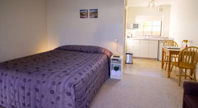 Студия Arrow Motel Apartments