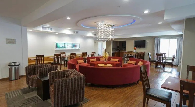Люкс с частичным видом Country Inn & Suites by Radisson, Savannah Southside