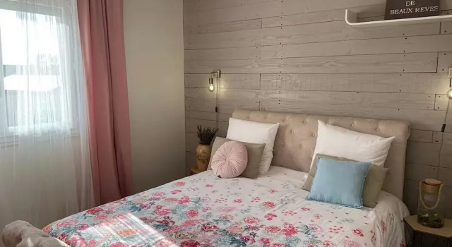 Les logis du forgeron-Gites avec piscine près dAngers, Book Hotel  