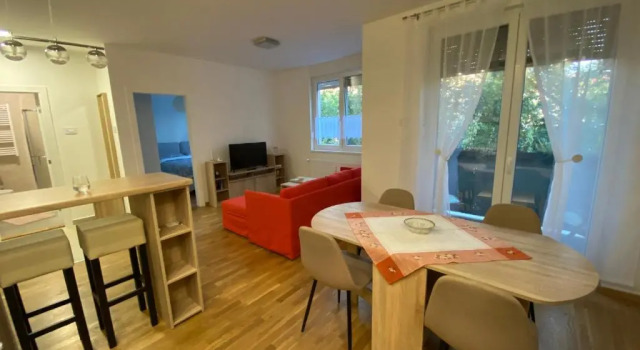 Апартаменты c 1 комнатой Lux Advent Apartment