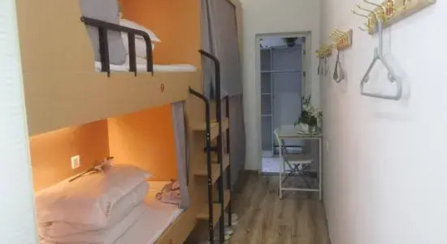 Мужская капсула Xiao Hotel Apartment (Shanghai Pengpu Xincun Subway Station)