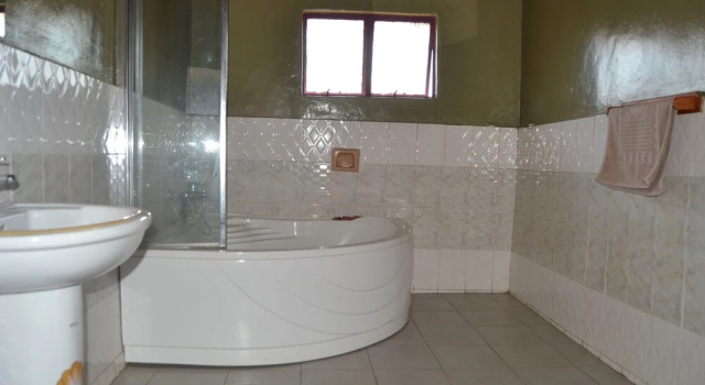 Pentastar Kubu Hotel, Varaa Hotelli Hotellit Gaborone aamiaisella, lähellä River Walk, Aamiainen