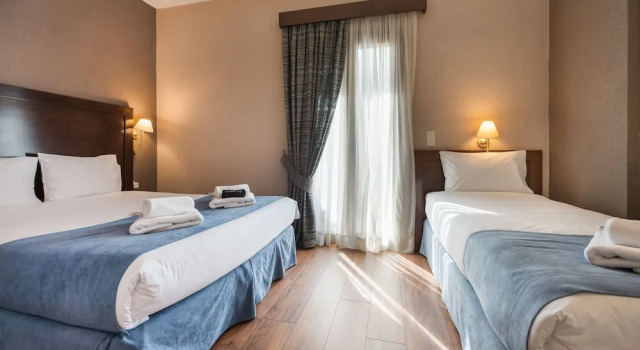Трёхместный номер Standard с балконом Arahova Inn Hotel