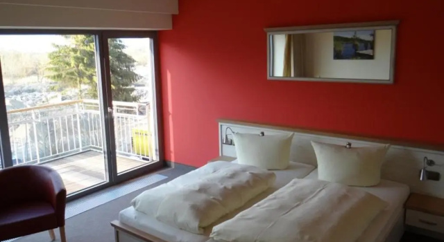 Двухместный номер Deluxe с балконом Hotel und Restaurant Am Peenetal