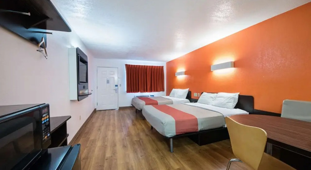 Четырёхместный номер Standard Motel 6-San Antonio, TX - Fiesta Trails