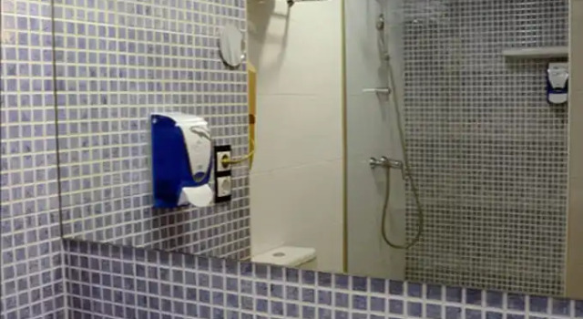 Трёхместный номер Standard с балконом Hotel Grecs