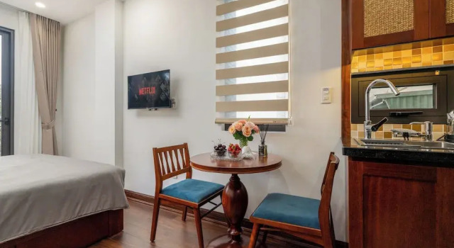 Студия с балконом и с видом на город Evelyn Indochine Chic in Central Hanoi