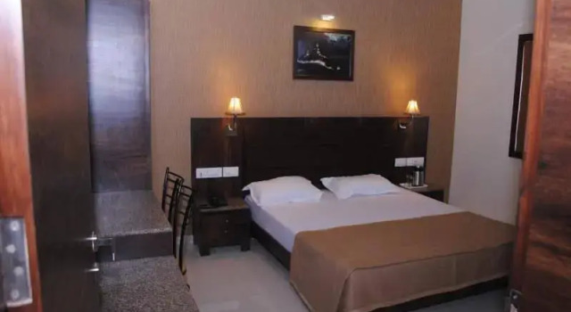 Hotel Radhe, Buchen Sie Hotel Okha Gujarat