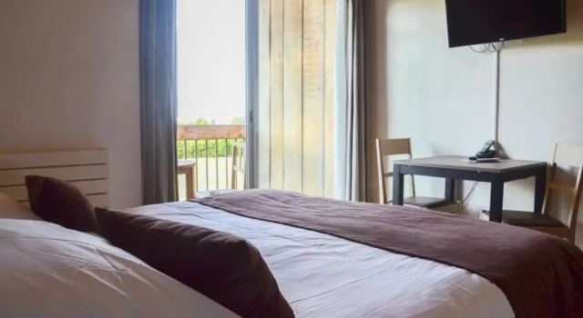 Номер Standard с балконом и с панорамным видом Domaine du Normandoux, The Originals Relais (Relais du Silence)
