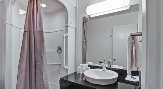 Четырёхместный номер Deluxe Motel 6-Green Bay, WI