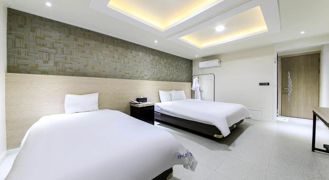 White Hotel, Reserva ahora Hotel Suwon Gyeonggi-do, cerca de Puesto Yeonmudae (Dongjangdae)