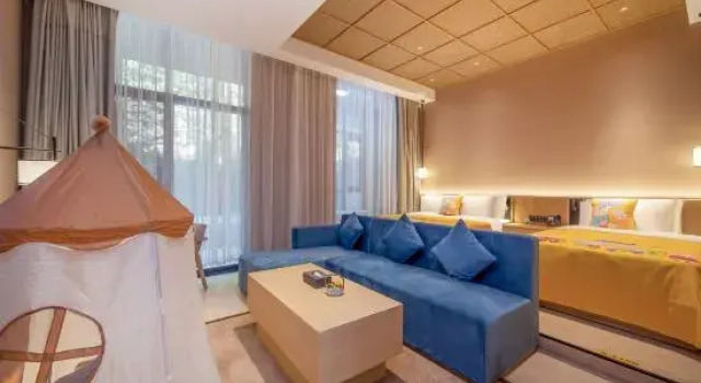 Семейный тент с видом на горы Lushan Tongyuan Yi Inn Yunjing Hotel (Lushan Scenic Area South Gate Branch)
