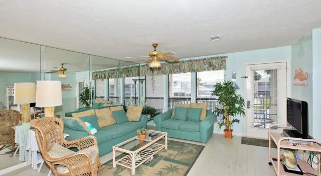 Southwind Condo Rentals by Panhandle Getaways, Varaa Huoneisto Hotellit Panhandle Florida uima-altaalla, Uima-allas