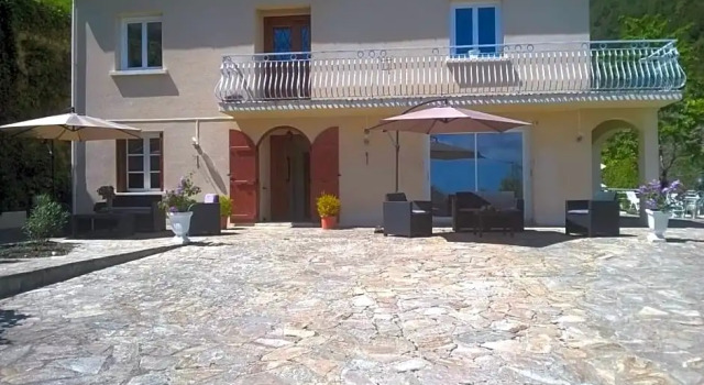Chambres d'hôtes Villa EMMONY, Varaa Villa  